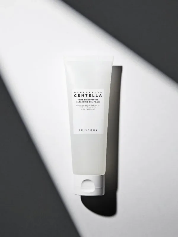Skin1004 - Madagascar Centella Tone Brightening Cleansing Gel Foam 125ml